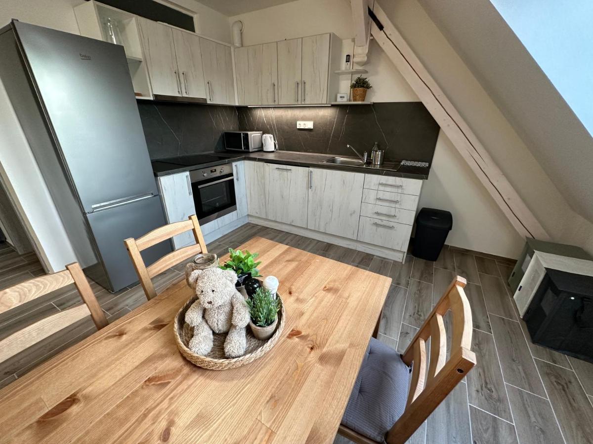 Apartmany Monastery Suites Zirec Dvůr Králové nad Labem Kültér fotó